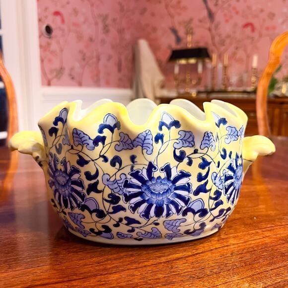 Andrea By Sadek 10in Yellow Blue Chinoiserie Floral Scallop Planter Cachepot Vtg - Picture 3 of 8